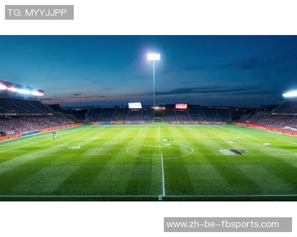 最美足球球星闪耀绿茵场演绎激情与颜值并存的传奇时刻